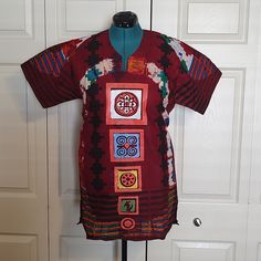 Dashiki Men Shirt Women Top Adire Kampala Haute Blouse Batik Size L. This Is A Very Beautiful Handmade African Kampala Adire, It Is Unisex. Measurements Laying Flat On The Floor Are: Length: 32" Pit To Pit: 21" Sleeve: 9" Waist: 21.5 Please Ask, If You Might Have Any Questions About The Shirt/ Blouse. Thanks For Viewing. African Print Shirt, African Blouses, African Tops, African Print Tops, Wrap Top Blouse, African Shirts, Skirt And Top Set, Handmade African, Embellished Top