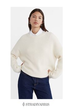 Pullover a maniche lunghe ampio in maglia con collo rotondo. Disponibile in diversi colori. Knitting Women Sweater, Knit Jumper, Long Sleeve Knit, Chunky Knit, Work Outfit, Knitted Sweaters, That Look, Knitwear, Jumper