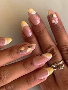 Lemon Nails, Yellow Nail, Summery Nails, Yellow Nails, Manicure Y Pedicure, Floral Nails