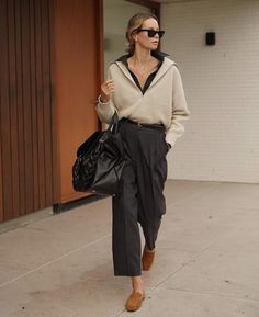 Art Of Layering Clothes, Zara Poplin Shirt, Layering Clothes, Wide Leg Pants Outfit, High Waisted Flare Pants, Wide Leg Pants Outfits, Leg Pants Outfit, Pants Outfits, Best Style