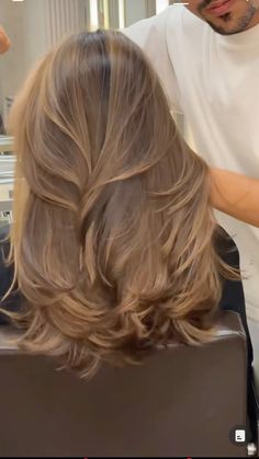 Brown Hair Looks, Natural Highlights, Hairdos For Curly Hair, Hairstyle Inspo, How To Style Bangs, Hair Stylies, Hair Colours, Dream Hair, Color Hair