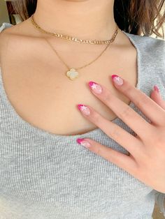 nail inspo design pink chrome star french tip art accessories necklaces Nails With Stars On Them, Pink French Tips With Stars, Pink Star French Tip Nails, Star Pink Nails, Pink Star Nail Designs, Fun French Tips Almond, French Tip With Stars Nails, Pink French Tip With Design, Pink Star Nails Acrylic