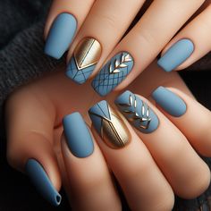 Dive into summer with these refreshing turquoise blue matte nails. Teal And Black Nails Designs, Matte Navy Blue Nails Design, Teal Blue Nails Designs, Black And Turquoise Nails, Nail Art Designs Matte, Turquoise And Black Nails, Nail Art Turquoise, Matte Blue Nails, Mat Nails