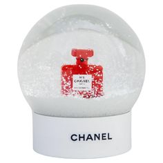 Rare limited edition of a Chanel Snow Ball, which are only for VIP Customers in excellent condition and with the original box. It features the iconic Chanel Number 5 perfume bottle, a very decorative must have object for Chanel lovers. Chanel Number 5, Chanel Christmas, Perfume Chanel, Parfum Chanel, Chanel Lover, Snow Ball, Red Chanel, Number 5, Snow Globe