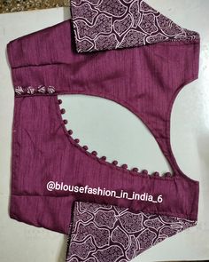 Simple Blouse Designs Boat Neck, Cotton Saree Blouse Designs Back, New Patch Work Blouse Designs, Latest Back Neck Designs For Blouse, Simple Back Blouse Designs, Latest Blouse Designs Pattern Style, Patch Work Blouse Designs Simple Patch Work Blouse Designs, Boat Neck Back Design Blouses, Simple Boat Neck Blouse Designs