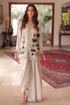 Lehenga Dress Design, Cocktail Indian Outfits For Women, Latest Indian Fashion 2024, Indo Western For Wedding, Wedding Suit Women Pakistani, Latest Ethnic Dresses Indian 2024, 25th Anniversary Outfit, Groom Mother Dress Pakistani, Marriage Reception Dress Indian