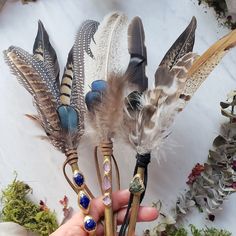 Amethyst Feather Fan - Shop Dreamers of Dreams Diy Smudging Feather Fan, Diy Smudge Fan, Feather Smudge Fan Diy, Diy Feather Pen, Turkey Feather Crafts, Real Feather Art, Feather Wand, Hawk Feathers, Feather Collection