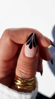 Nail Inspo With Black, Minimal Line Nails, Nail Art Alternative, Opposite Nails On Each Hand, Alternative Bridal Nails, Black Gel Nail Ideas, Half Black Nails, Art Deco Nails Designs, Black And Nude Nail Designs