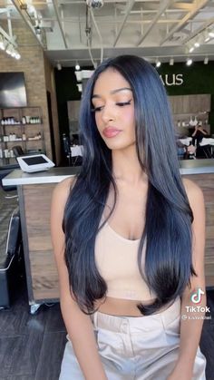 Face Frame Straight Hair, Face Layers Long Hair, Long Layers Face Framing, Black Hair Layers, Face Framing Pieces, Long Hair Cuts Straight, Layers Face Framing, Framing Pieces, Balayage Straight Hair