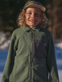 Unisex snaps button up shirt Fabric component: 100% Polyester, fleece fabric Features: Side pockets with a zipped pocket on the chest Color: Green and charcoal Fit: Relaxed Specific washing care: Hang to dry Outdoor Kids, Shirt Sale, Fleece Fabric, Button Up Shirts