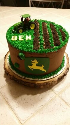 there is a cake that has been made to look like a tractor