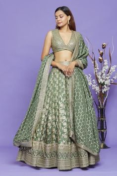 Banarsi Dress, Neha Mehta, Lehenga Green, Mehendi Outfit, Kurta Palazzo Set, Dresses Traditional, Green Lehenga