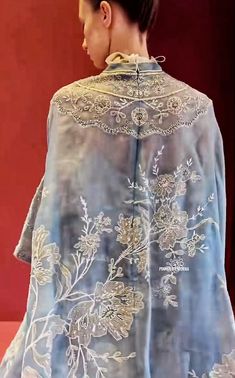 Biyan Wanaatmadja - Indonesia 🇮🇩 Biyan Wanaatmadja, Sebastian Gunawan, Motif Bordir, Indonesian Fashion, Idul Adha, Textile Print, Couture Embroidery, Embroidery Lace, Embroidery Fashion