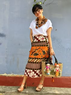 Eclectic Outfits Summer, Batik Amarillis, Batik Clothing, Afrikaanse Mode, Batik Fashion, Rock Outfit, Quirky Fashion, Eclectic Fashion