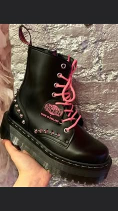 Thrift Shoes, Girly Goth, Nike Converse, Shoes Boots Heels, Gothic Clothes, Dr Martens Boots, Aesthetic Shoes, Kinds Of Shoes