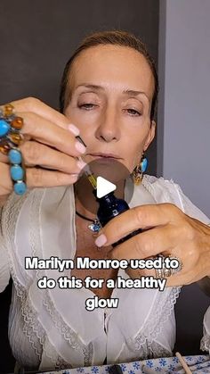 Vicky DeRosa on Instagram: "Try this one Marilyn Monroe make up trick for glowy skin!" Makeup Fair Skin, Barefaced Beauty, Beauty Treatments Skin Care, Effective Skin Care Routine, Makeup Steps, Makeup Tips For Older Women, Face Yoga Facial Exercises, Celebrity Makeup Looks, Natural Face Skin Care