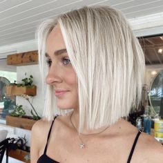 Bob Haircut Styles, Short Blonde Bob, Ice Blonde Hair, Blonde Bob Haircut, Bright Blonde Hair, Blonde Shades, Blonde Bob Hairstyles, Bob Cuts, Mom Hairstyles