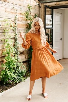 Cute Church Outfits, Burnt Orange Dress, Church Outfits, Outfit Look, Photoshoot Outfits, Orange Dress, Modest Outfits, Fall Dresses