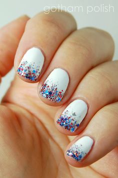 4th of July gradient nails | Gotham Polish Nail Art Bleu, Pretty Nails Glitter, Glitter Tips, Glitter Gradient, White Glitter Nails, Manicure Gel