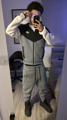 Men outfit, UK DRIP Summer Uk Drip, Road Man Outfit Uk, Drill Outfit Men, Nike Tech Outfit, Drill Outfit, Calm Outfits, Drip Clothes, Clean Outfits, Uk Boys