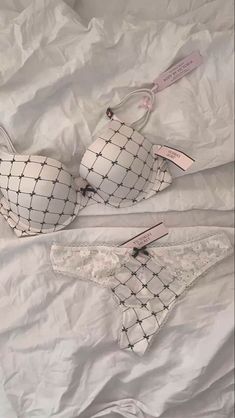 Coquette Vibes, Victoria Secret Outfits, Pretty Bras, Cute Bras, Beautiful Angel, Cute Lingerie, Girl Things, Bra And Panty Sets