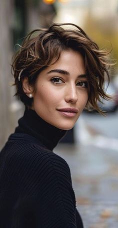 Explore 30 elegant short to medium length haircuts, perfect for anyone looking to update their look with minimal effort and maximum impact. Very Short Haircuts, Wavy Haircuts, Short Haircuts For Women, Lob Haircut, Cornrow Hairstyles, Haircuts For Women, Long Bob, Elegant Hairstyles, Medium Length Hair Cuts