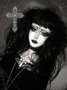 Vampiric Goth, Vampire Goth Makeup, Goth Makeup Looks, Trad Goth Makeup, Goth Eye Makeup, Traditional Goth, Vampire Makeup, Goth Subculture, Goth Outfit