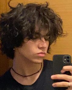 Short Fluffy Hairstyles, Fluffy Hairstyles, Messy Hair Boy, Short Grunge Hair, Hair Inspiration Short, Boys With Curly Hair, Black Curly Hair, Hairstyles For Men, Fluffy Hair