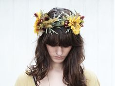 Sunflower Hairstyle, Chronicles Of Narnia Lucy, Autumn Headpiece, Sunflower Headdress, Mossy Wedding, Autumn Harvest Party, Lucy Pevensie, Ochre Yellow, Harvest Party