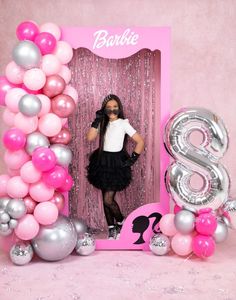 Barbie Box Bday photography Barbie Balloon Backdrop, Barbie Box Background, Barbie Theme Photo Shoot, Barbie Box Backdrop, Barbie Photoshoot Ideas Kids, Barbie Backdrop Birthday Party Ideas, Diy Barbie Box Photo Booths, Barbie Box With Balloons