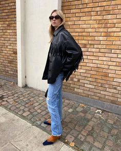 Fringe Jacket Outfit, Black Leather Fringe Jacket, Shacket Outfit, Camille Charriere, Fringe Clothing, Fringe Leather Jacket, It Bag, Suede Fringe Jacket