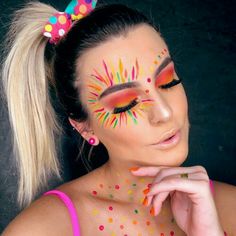 Neon Party Makeup Ideas, Make Up Carnaval, Pintura Facial Neon, Ideas Para Carnaval, Neon Makeup Ideas, Carnaval Inspo, Carnaval Makeup, Carnaval Ideas, Makeup Carnaval