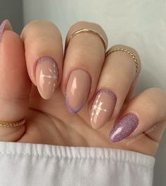 Lilac Nail Designs, Lilac Nails Design, Sparkling Nails, Light Purple Nails, Purple Glitter Nails, Nails Sparkle, Lilac Nails, Winter Manicure, Lavender Nails