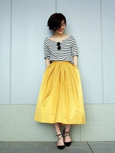 Yellow Skirt Outfits, Yellow Dress Outfit, Skirt Outfit Ideas, Yellow Skirt, Cooler Look, Skirt Outfit, Outfits Casuales, Skirt Outfits