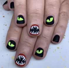 Weird Nails, Halloween Nails Designs, Monster Nails, Horror Nails, Cute And Spooky, Mens Nails