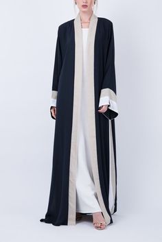 Trendy Abaya, Abaya Designs Latest, Abaya Fashion Dubai, Kaftan Designs, Dubai Abaya, Muslim Fashion Hijab Outfits, Moroccan Fashion, Look Formal, Hijabi Fashion Casual