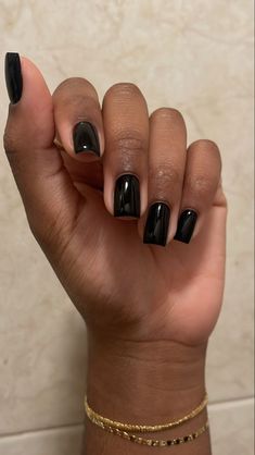 Short Simple Cute Acrylic Nails, Unique Nail Inspo Acrylic Short, January Gel Manicure Ideas, Black Women Almond Nails, Black Shortie Nails, Xs Round Nails, Short Acrylic Nails On Dark Skin Hands, Clean Black Nails, Russian Manicure Black Women