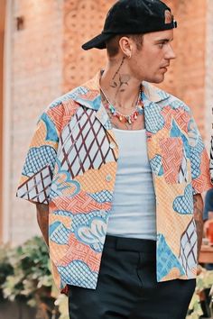 Celebrity Men Fashion, Justin Bieber Outfits 2022, Mens Summer 2023, Funky Outfits Men, Justin Bieber Fashion, Justin Bieber Shirts, Summer Fits Men, Justin Bieber Outfits, Men's Summer Fashion