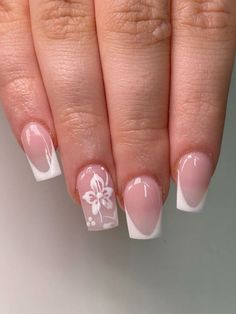 French Tip With Design Acrylic, Cheap Nail Ideas, French Tip Designs Nails, Nails For School, Holiday Acrylic Nails, French Tip Nail Art, Gel Nails French, Ring Finger Nails