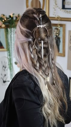 Camille Maurin | New Viking-inspired hairstyle ! ⚔️ Have you ever tried wearing a sword in your hair ? 😉 #maureen #sword #hairstyles #vikinghairstyle… | Instagram Medieval Inspired Hairstyles, Fantasy Hairstyles Long Hair, Viking Braids With Bangs, Viking Wedding Hair With Veil, Celtic Braided Hairstyles, Viking Half Up Half Down, Long Hair Viking Style, Traditional Nordic Hairstyles Women