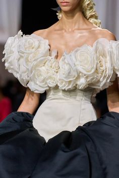 Ivory on X: "Giambattista Valli ~ Spring 2024 Couture https://t.co/NDkXAlfbbO" / X