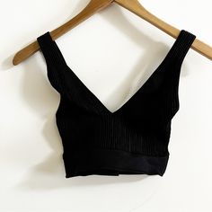 Nwt Free People Movement Bra Size Xs/S New With Tags Tags Have Been Marked To Prevent In Store Returns Fitted V-neck Seamless Crop Top, Seamless Fitted V-neck Crop Top, Chic Black Bra-friendly Tops, Bra-friendly V-neck Crop Top For Night Out, Seamless V-neck Crop Top For Party, Chic V-neck Seamless Crop Top, V-neck Bra Friendly Top For Night Out, Chic V-neck Bra-friendly Crop Top, Black Stretch V-neck Crop Top