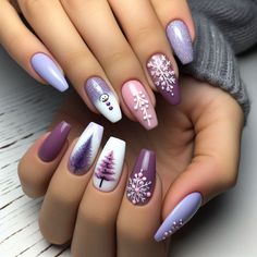 Celebrate the holidays with fun Xmas nail art ideas in purple and pink! These festive nail designs are perfect for adding a playful touch to your Christmas look. From glittery accents to fun patterns, these holiday nail designs will make your nails stand out at any holiday event. Christmas nails in purple and pink are the perfect way to show off your festive spirit while keeping your nails cute and stylish! Purple Christmas Nail Designs, Purple Winter Nails, Nails In Purple, Xmas Nail, Fall Acrylic, Festive Nail Designs