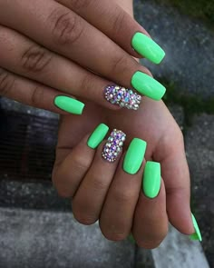 Neon Coral Nails, Neon Nail Designs, Neon Green Nails, Coral Nails, Green Nail Designs, Acrylic Nails Coffin Short, Short Nail Designs, Neon Nails, Dipped Nails