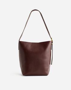 The Essential Medium Bucket Tote | Madewell Loafers Madewell, Madewell Bucket Bag, Leather Purses And Bags, Weejuns Loafers, Fall Wardrobe Basics, Classic Fall Style, Black Heeled Ankle Boots, Coastal Fall, Winter Palette