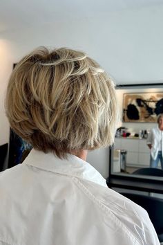 This classic haircut has a modern take on a short hairstyle cut with layers that give the hair body and bounce. The subtle lightened pieces and natural colored tones make it look fresh and lively, perfect for women over 60 looking for a style that's both polished and simple to manage. It can be dressed up or dressed down easily, - Click to see more of Revamp Your Look: 40 Gorgeous Haircut Ideas for Women Over 60 and follow us for more hairstyle ideas. // Photo Credit: Instagram @lecolook Choppy Bob Hairstyles 2024, 70 Hairstyles, Great Haircuts, Edgy Short Hair, Going Gray, Hair Design, Blonde Bobs