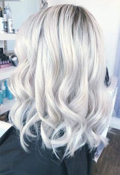 What Is Hair Toner? 7 Best Hair Toners for Colored Hair Best Hair Toner, Best Blonde Toner, Platinum Blonde Toner, White Blonde Hair Color, Hair Turning White, Toner For Blonde Hair, Hair Salon Names