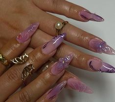 Purple Gold Nails, Cali Nails, Purple And Gold Nails, Unique Acrylic Nail Designs, Bday Nails, Henna Nails, Edge Nails, Nude Nail Designs, Nail Tattoo