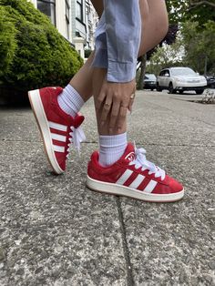 Red Adidas Shoes, Shoes Wishlist, Campus Adidas, Adidas Campus 00s, Basket Style, Adidas Shoes Women, Outfit 90s, Fresh Shoes, Adidas Campus