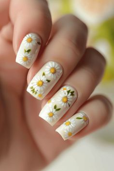 Whimsical Butterflies, Chic Nail Art, Spring Nail Trends, Spring Nail Designs, Daisy Nails, Geometric Nail, Nail Art Ombre, Winter Nail Designs, Bunny Designs